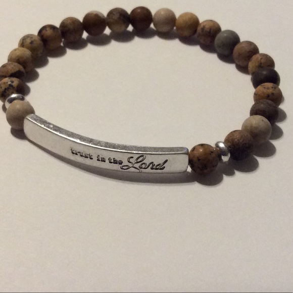 Beautiful Bible Bracelet - Trust in the Lord - Picture 3 of 3